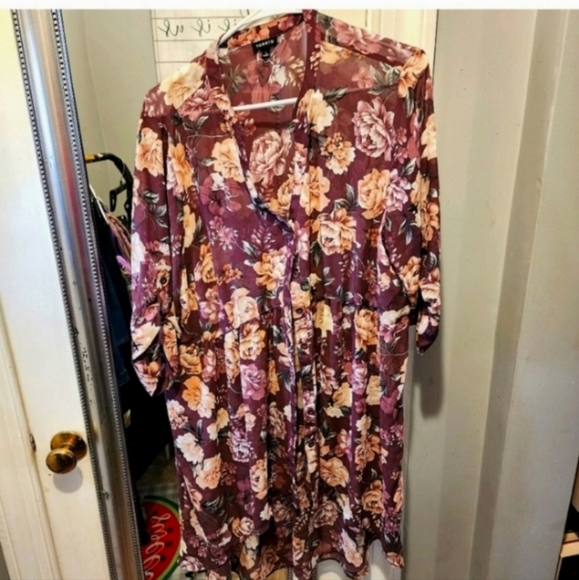 🍂🍁Torrid 1 semi sheer tunic blouse size 1 - Picture 2 of 5